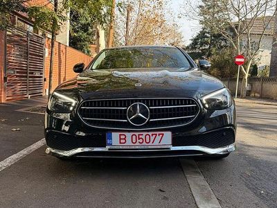 Culoarenegru Utilizat 2021 Mercedes E200 Avantgarde Berlinǎ | 36.999 EUR