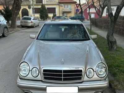 Mercedes E300