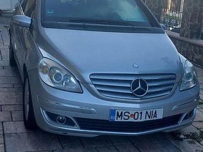 Mercedes B200
