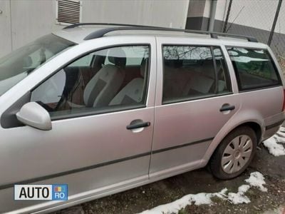 Second-hand VW Golf IV 131 CP (96 kW) 2000 Argintiu Break