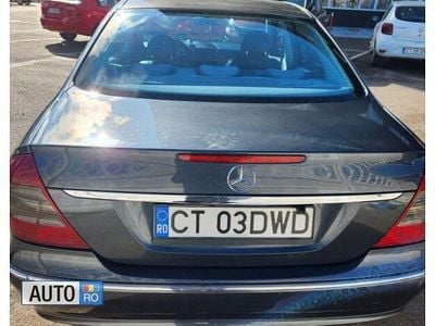 Second-hand Mercedes E200 163 CP (119 kW) 2005 Berlinǎ