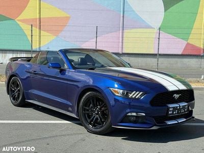 Second-hand Ford Mustang 317 CP (233 kW) 2015 Culoarealbastru Cabrio
