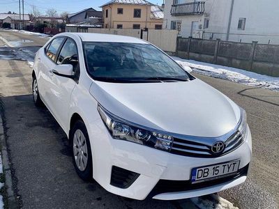 Culoarealb Utilizat 2015 Toyota Corolla Terra Berlinǎ | 9.800 EUR (Scump)