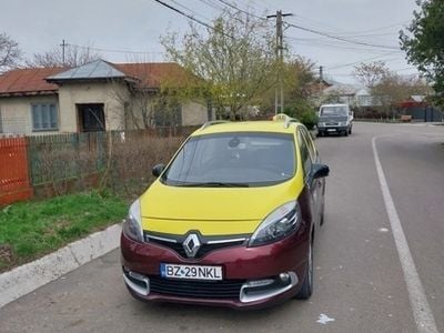 Utilizat 2015 Renault Grand Scénic III Monovolum | 13.500 EUR
