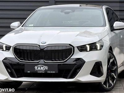 Second-hand BMW 520 Comfort Edition 197 CP (144 kW) 2025 Culoarealb Berlinǎ