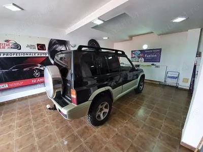 Second-hand Suzuki Vitara 150 CP (110 kW) 1998 Negru SUV