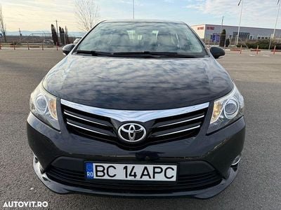 Second-hand Toyota Avensis Multidrive S 147 CP (108 kW) 2013 Culoarenegru Berlinǎ