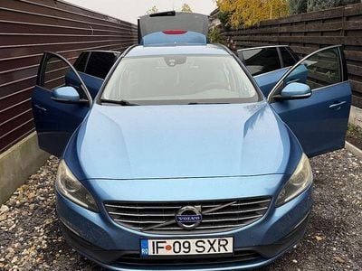 Second-hand Volvo V60 120 CP (88 kW) 2016 Culoarealbastru Break