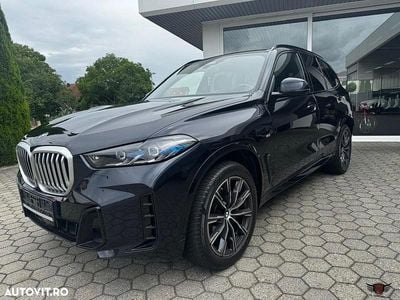 Culoarenegru Second-hand 2023 BMW X5 Comfort Edition SUV | 73.189 EUR (Scump)