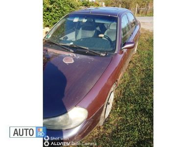 Gri Utilizat 1998 Ford Mondeo Berlinǎ | 1.000 EUR
