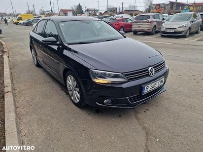 Second-hand VW Jetta Highline 105 CP (77 kW) 2011 Culoarenegru Berlinǎ