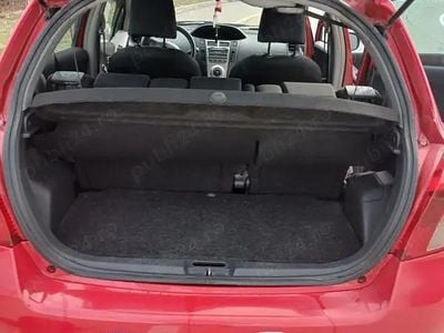 Utilizat 2005 Toyota Yaris Berlinǎ | 2.700 EUR