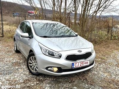 Culoareargint Utilizat 2015 Kia Ceed Hatchback | 5.690 EUR (Preț OK)