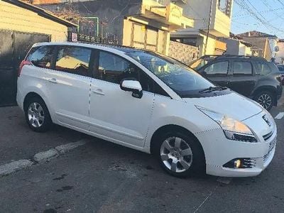 Second-hand Peugeot 5008 115 CP (84 kW) 2011 Culoarealb Monovolum
