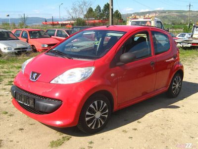 Roșu Utilizat 2006 Peugeot 107 Hatchback | 1.199 EUR