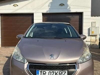 Gri Utilizat 2013 Peugeot 208 Hatchback | 5.300 EUR (Puțin scump)