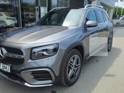 Mercedes GLB220