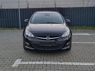 Culoarealte culori Utilizat 2015 Opel Astra Excite Break | 5.299 EUR (Preț OK)