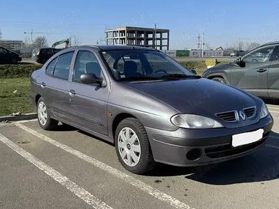 Second-hand Renault Mégane 98 CP (72 kW) 2000 Gri Berlinǎ
