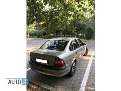Second-hand Opel Vectra 75 CP (55 kW) 1996 Gri Berlinǎ