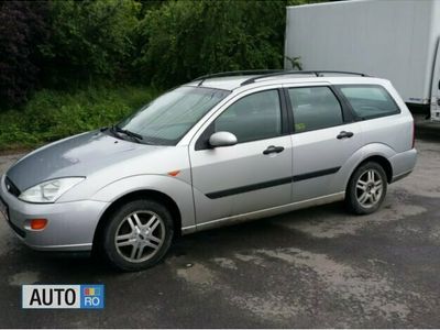 Gri Utilizat 2001 Ford Focus Break | 1.290 EUR