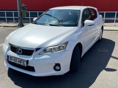 Lexus CT200h