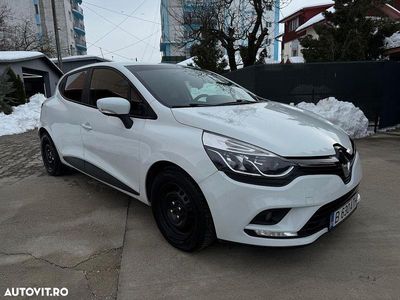 Second-hand Renault Clio GrandTour Expression 75 CP (55 kW) 2018 Culoarealb Break