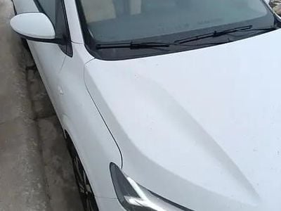 Alb Second-hand 2023 Dacia Logan Berlinǎ | 13.500 EUR (Scump)