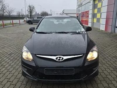 Negru Utilizat 2010 Hyundai i30 Hatchback | 2.350 EUR