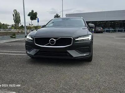 Gri Utilizat 2019 Volvo V60 Momentum Break | 17.900 EUR