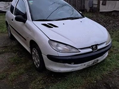 Utilizat 2004 Peugeot 206 Hatchback | 330 EUR