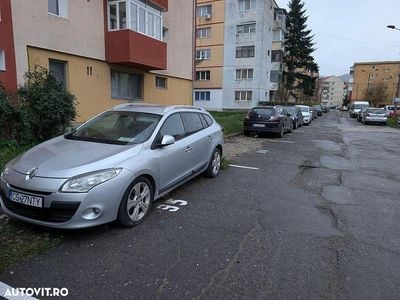 Gri Utilizat 2009 Renault Mégane GrandTour Dynamique Break | 2.800 EUR (Preț bun)