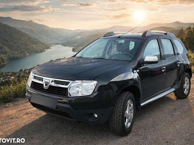 Culoarenegru Utilizat 2011 Dacia Duster Lauréate SUV | 5.600 EUR (Preț OK)