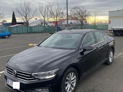 Culoarenegru Utilizat 2019 VW Passat Business Berlinǎ | 15.990 EUR (Preț bun)