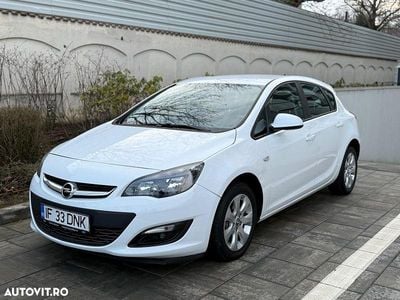 Culoarealb Second-hand 2015 Opel Astra Selection | 5.900 EUR (Preț bun)
