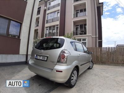 Second-hand Toyota Corolla Verso 116 CP (85 kW) 2004 Gri Monovolum