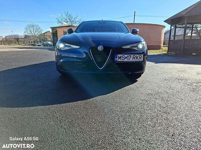 Second-hand Alfa Romeo Giulia 150 CP (110 kW) 2016 Culoarealbastru Berlinǎ