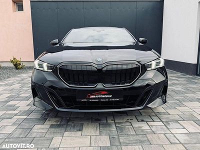 Culoarenegru Utilizat 2024 BMW 520 Comfort Edition Berlinǎ | 53.000 EUR