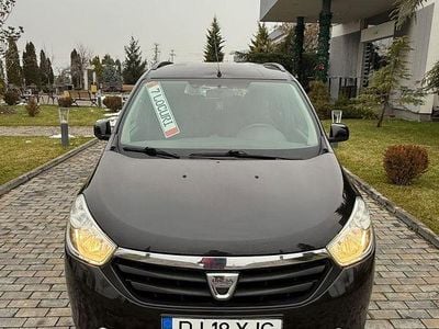 Second-hand Dacia Lodgy Lauréate 107 CP (78 kW) 2013 Negru Monovolum