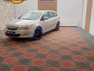 Second-hand Opel Astra drive 110 CP (80 kW) 2011 Argintiu Break