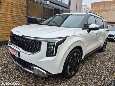 Second-hand Kia Carnival 200 CP (147 kW) 2024 Culoarealb Monovolum