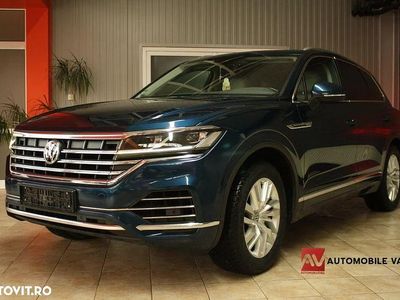 Culoarealbastru Utilizat 2018 VW Touareg Atmosphere SUV | 32.791 EUR (Puțin scump)