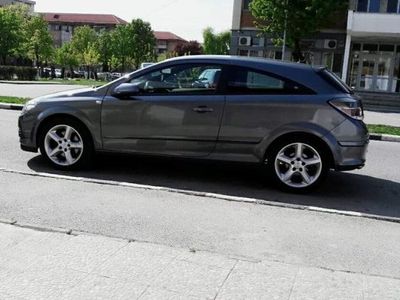 Gri Utilizat 2005 Opel Astra GTC Berlinǎ | 3.500 EUR