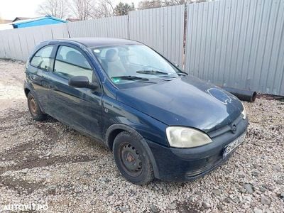 Culoarealbastru Utilizat 2002 Opel Corsa Club Hatchback | 400 EUR