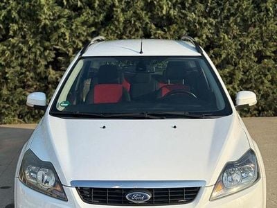 Second-hand Ford Focus 115 CP (84 kW) 2009 Culoarealb Break