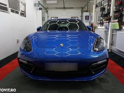 Second-hand Porsche Panamera 330 CP (242 kW) 2019 Culoarealbastru Hatchback