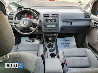 Albastru marin Utilizat 2004 VW Touran Monovolum | 2.999 EUR