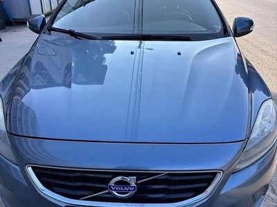 Second-hand Volvo V40 115 CP (84 kW) 2012 Culoarealbastru Hatchback