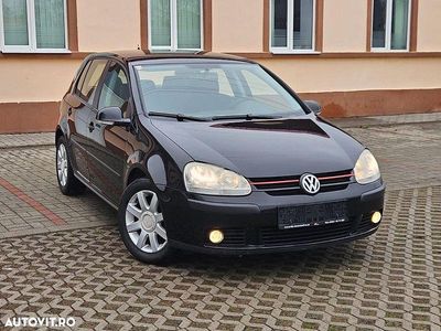 Culoarenegru Utilizat 2005 VW Golf IV Hatchback | 2.299 EUR (Puțin scump)
