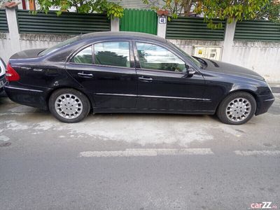 second-hand Mercedes E240 w211benzina